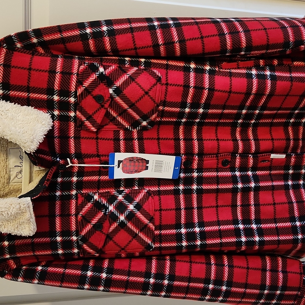 NWT Soho Threads Fleece